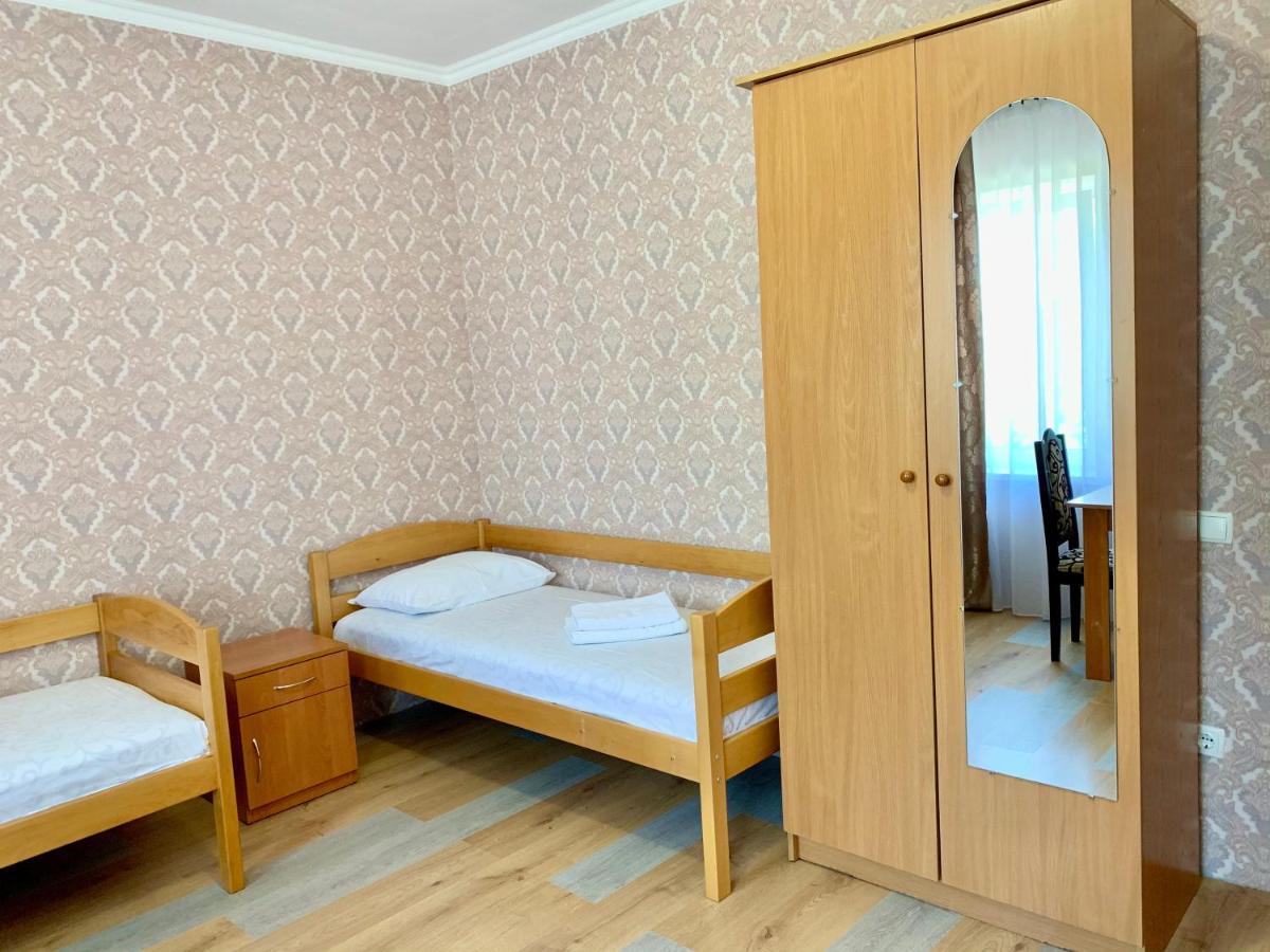 Мини-Гостиница Три Коня Pereyaslav-Khmelʼnytsʼkyy エクステリア 写真