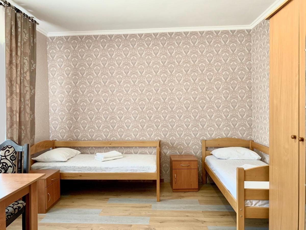 Мини-Гостиница Три Коня Pereyaslav-Khmelʼnytsʼkyy エクステリア 写真